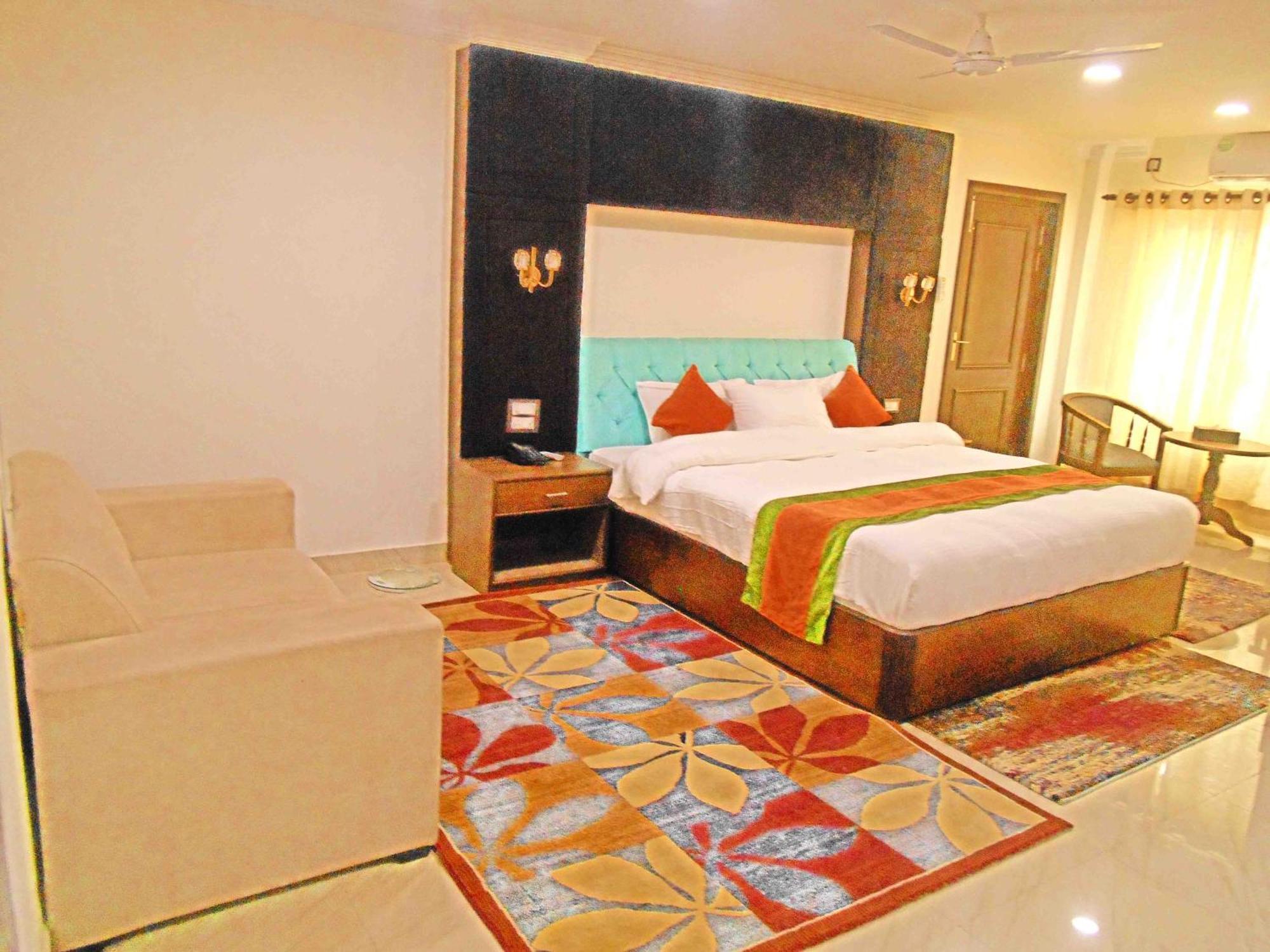 Gautam Buddha Airport Hotel Siddharthanagar Exterior photo